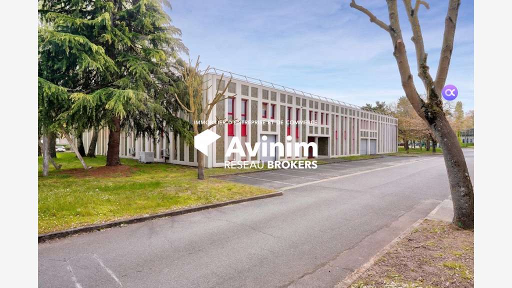 Local d'activité 449m² à louer à Éragny-sur-Oise