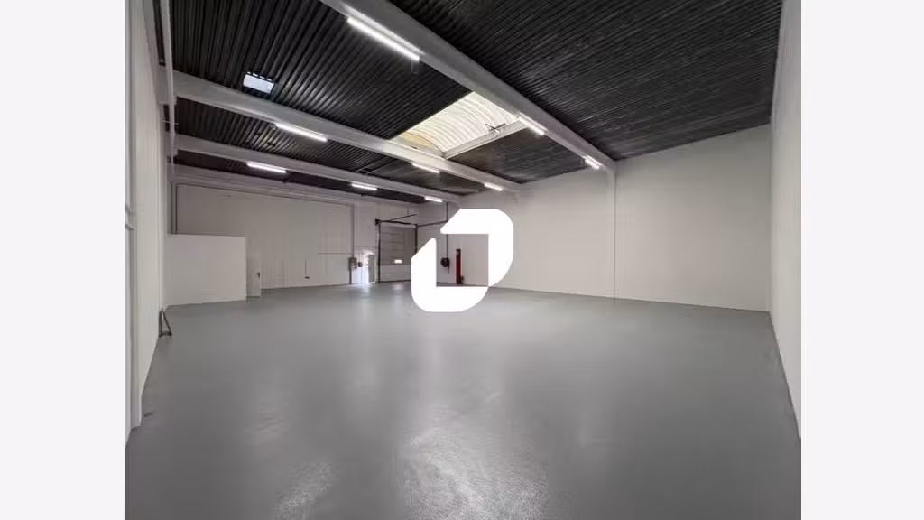 A louer Local d'activité 298m² Eragny