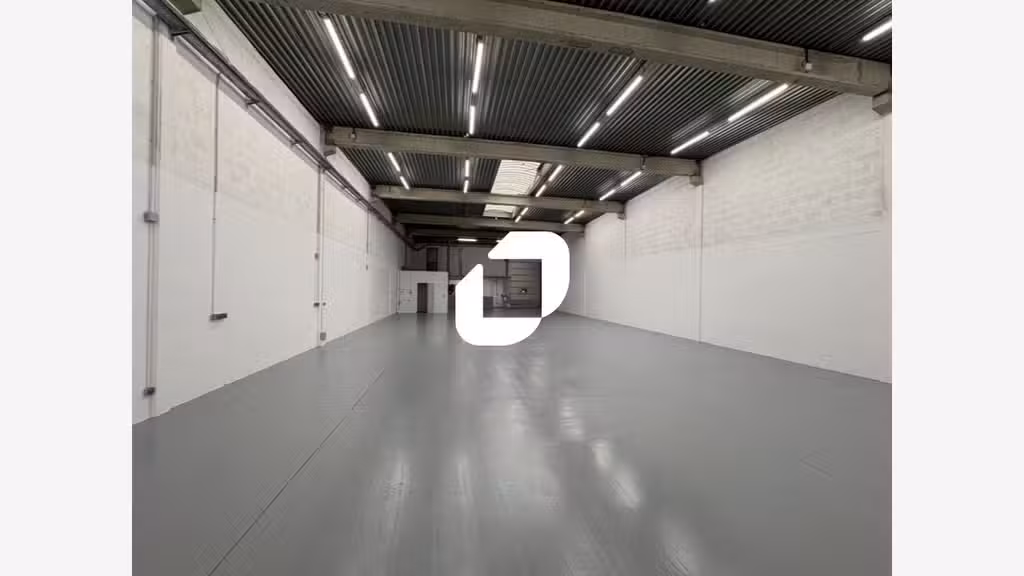 A louer Local d'activité 298m² Eragny