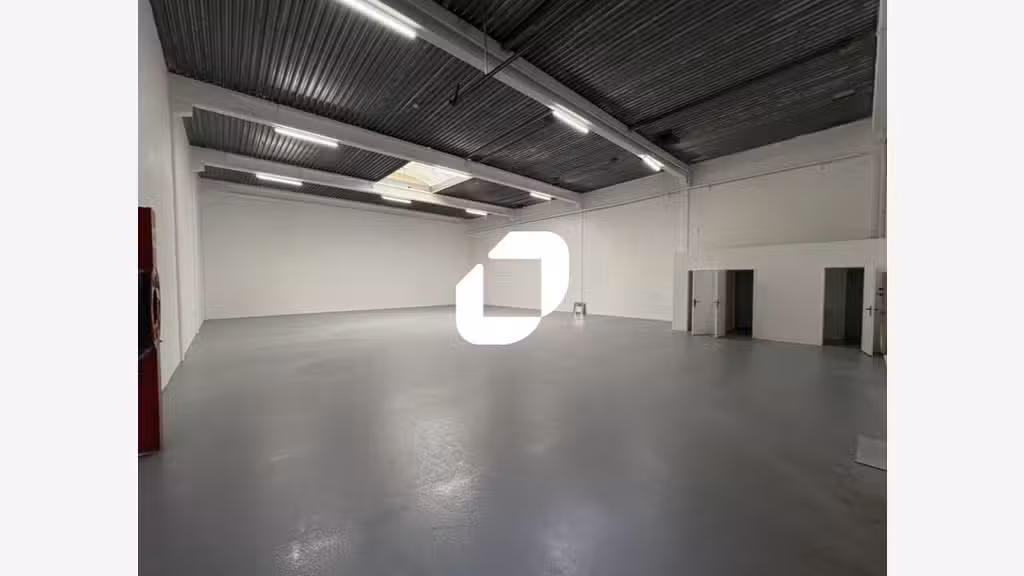 A louer Local d'activité 298m² Eragny