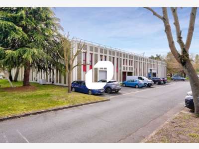 A louer Local d'activité 2301m² Eragny