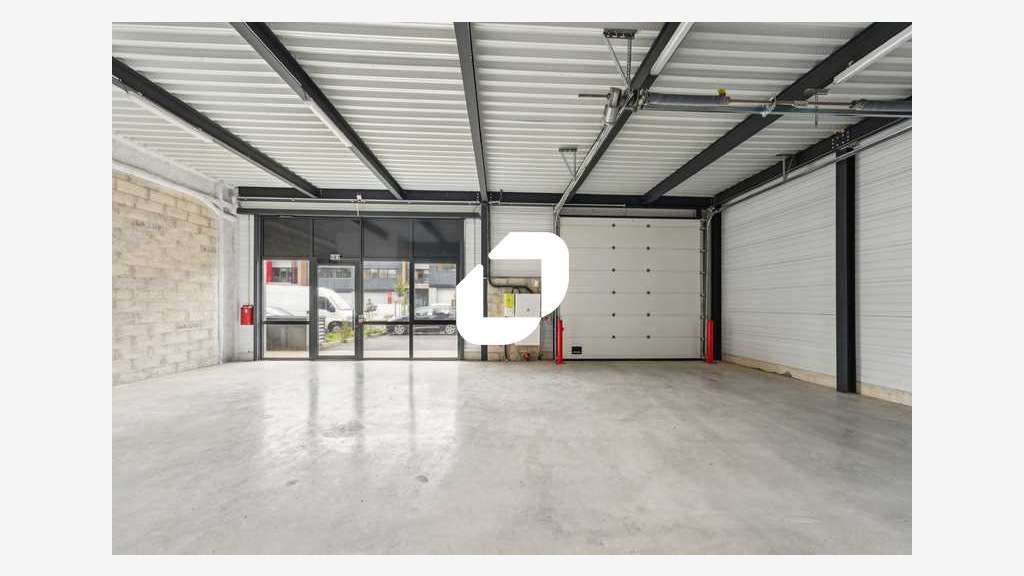 A louer Local d'activité 5370m² Eragny