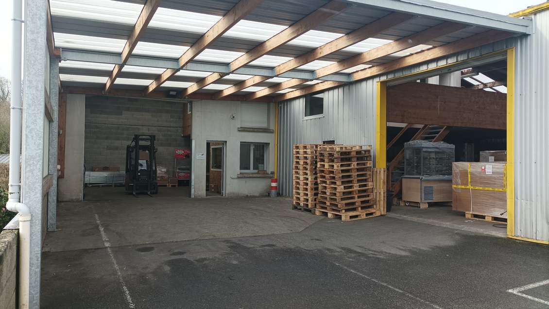 A louer local d'activité 225m² Ergué-Gabéric RN165