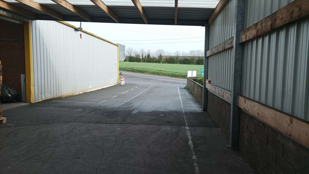 A louer local d'activité 225m² Ergué-Gabéric RN165