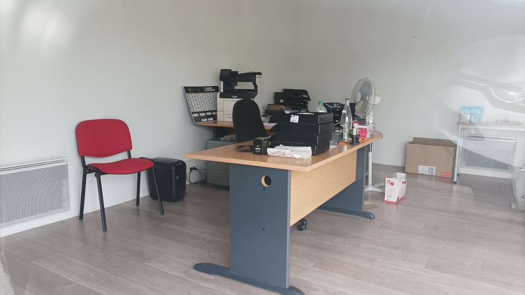 A louer local d'activité 225m² Ergué-Gabéric RN165