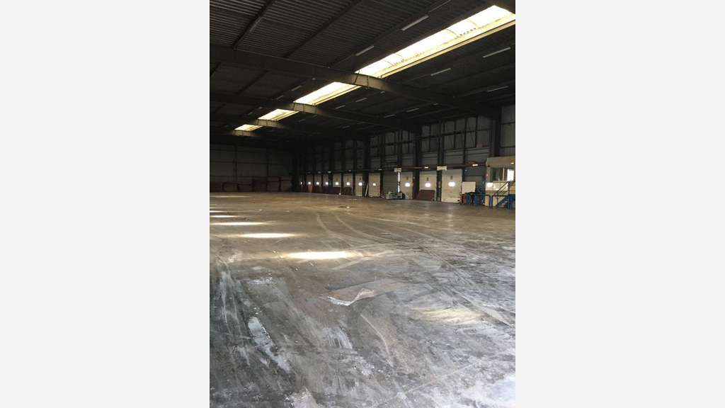 A louer entrepôt 2500m² proche Valenciennes