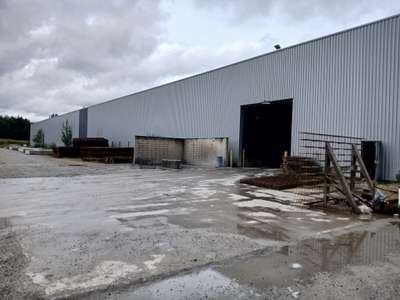 Location Locaux d'activités - Entrepôts à Étrelles