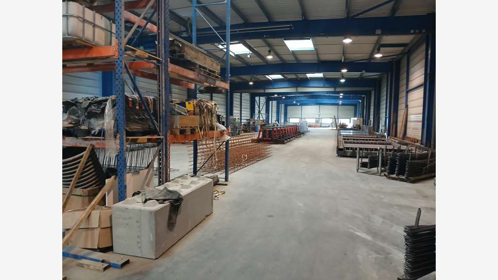 Location locaux d'activité 2000m² ZI Étrelles A84