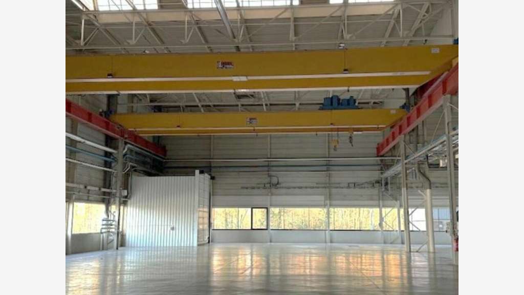 Local d'activités 5050m² à louer à Étupes
