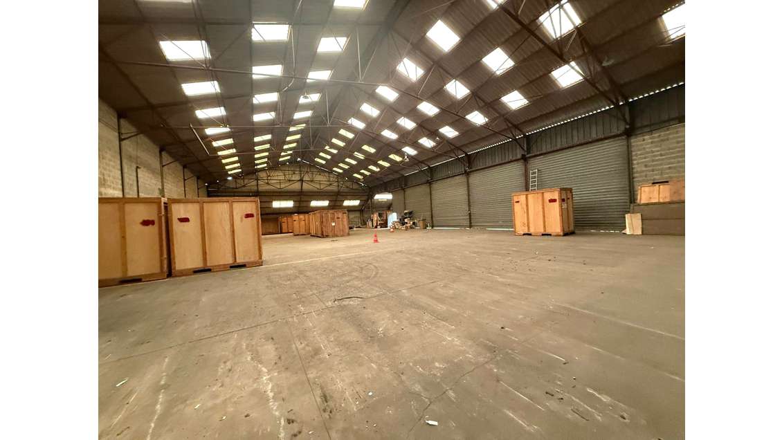 A louer local Industriel 1000m² à Évreux centre 