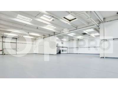 Location Locaux d'activités - Entrepôts à Évry-Courcouronnes