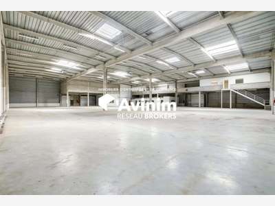 Loue bâtiment de 2400m² en zai Evry-Courcouronnes