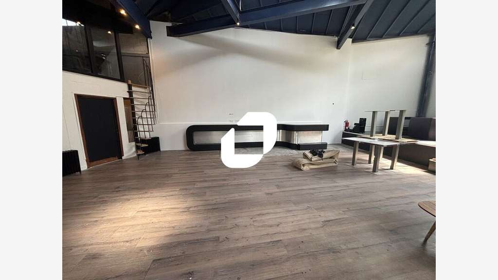 A louer Local d'activité 110m² Evry courcouronnes