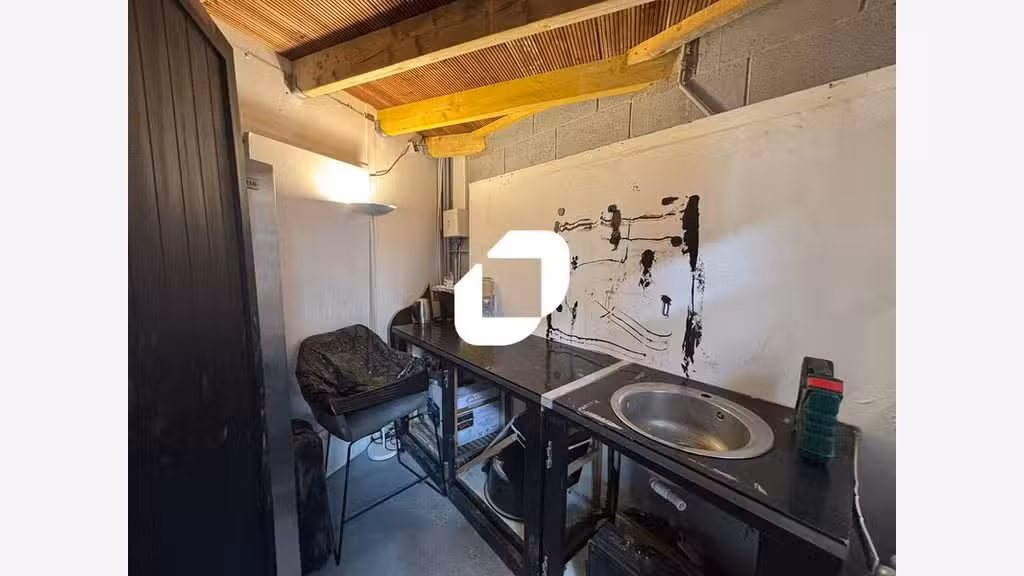 A louer Local d'activité 110m² Evry courcouronnes
