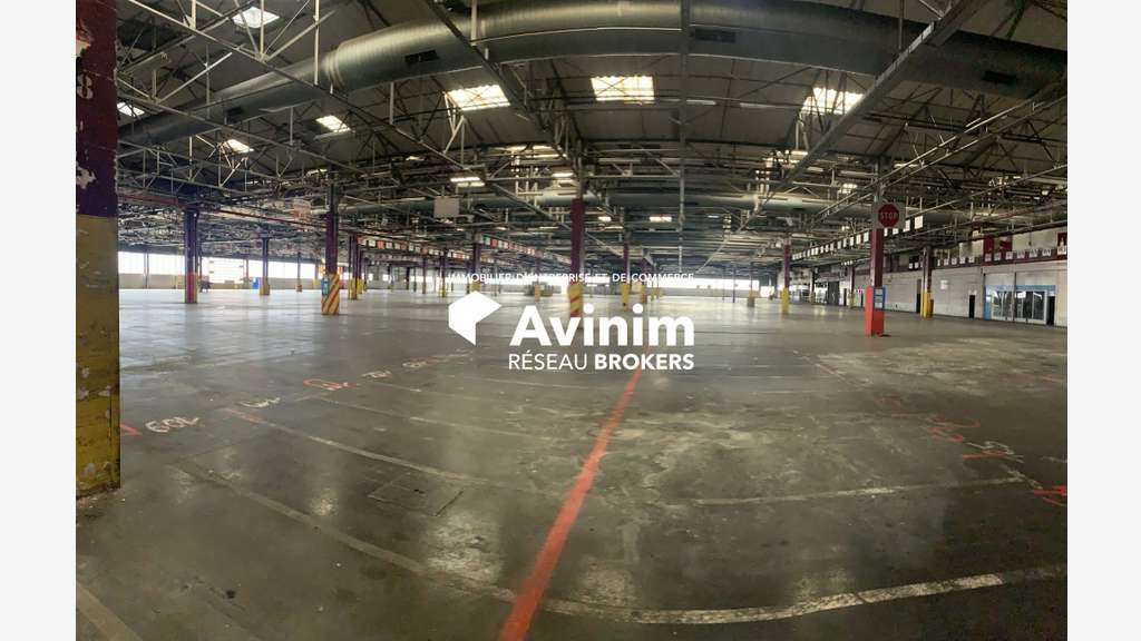 A louer locaux de 74 450m² divisibles à Exincourt