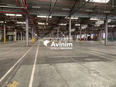 A louer locaux de 74 450m² divisibles à Exincourt