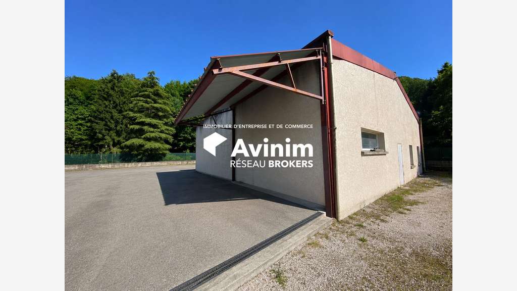 A louer en bail précaire local d'activité à Eybens