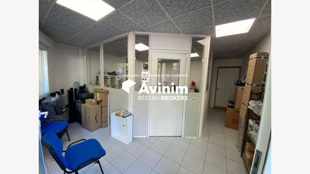 A louer en bail précaire local d'activité à Eybens