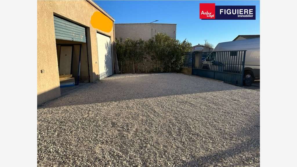 Local d'activités à louer de 39m² à Eyguieres