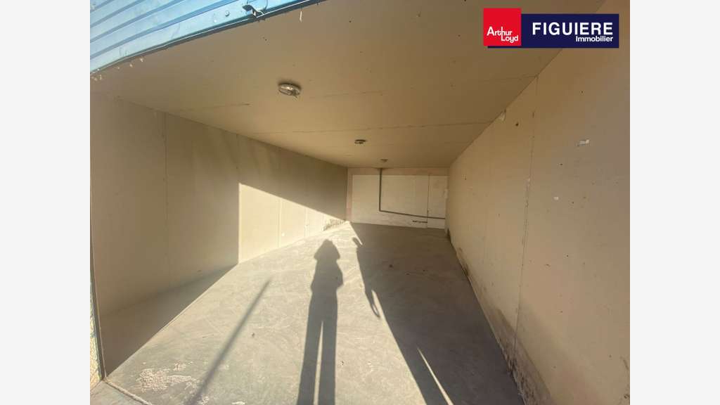 Local d'activités à louer de 39m² à Eyguieres