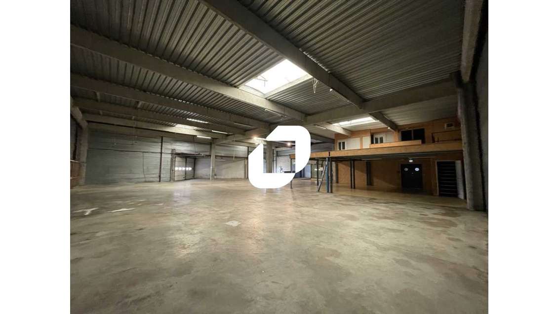 A louer Local d'activité 996m² Eysines