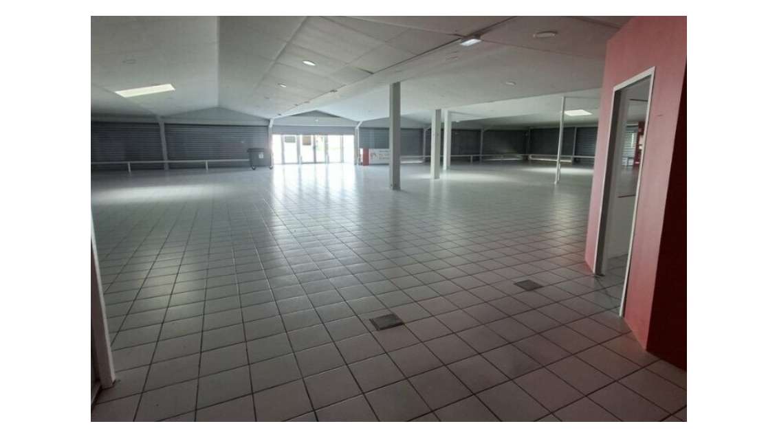 À louer local d'activités de 600m² à Fagnières 