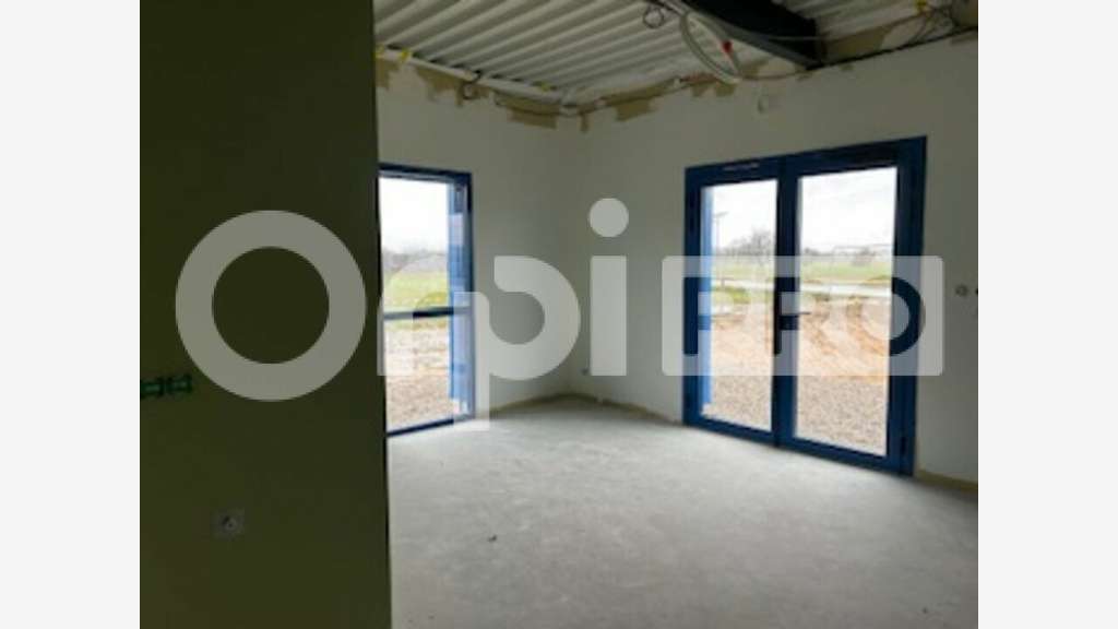 Bâtiment individuel de 1939m² à louer à Fareins