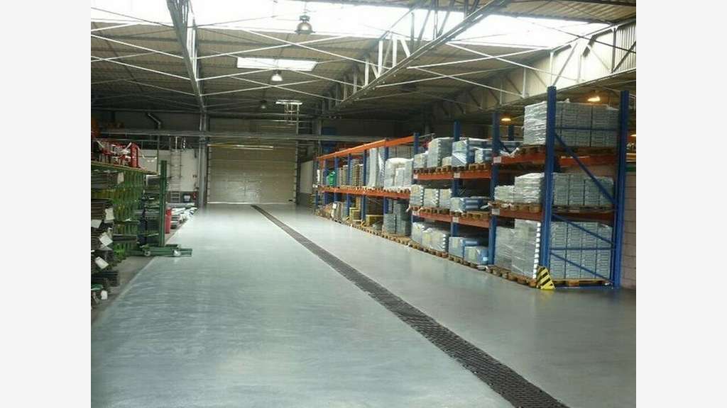 Bâtiment industriel 6000m² à louer à Faulquemont