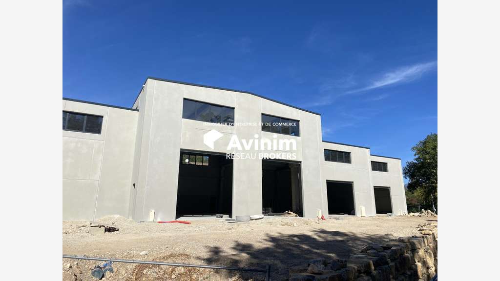 A louer local artisanal 485m² Canton de Fayence