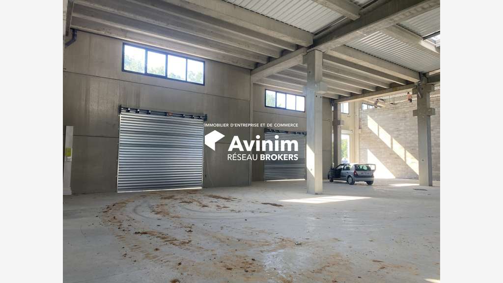 A louer local artisanal 336m² Canton de Fayence