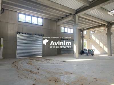 Location Locaux d'activités - Entrepôts à Fayence