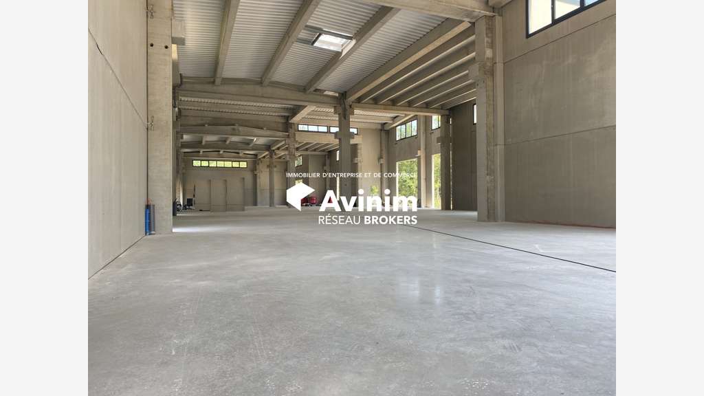 A louer local artisanal 336m² Canton de Fayence