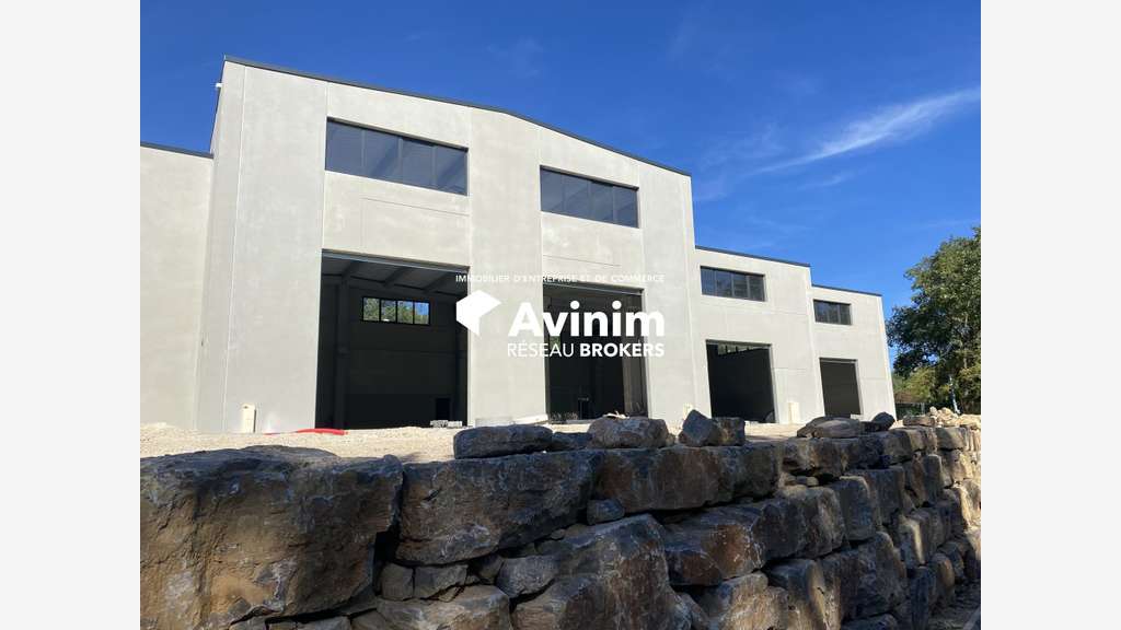 A louer local artisanal 150m² Canton de Fayence