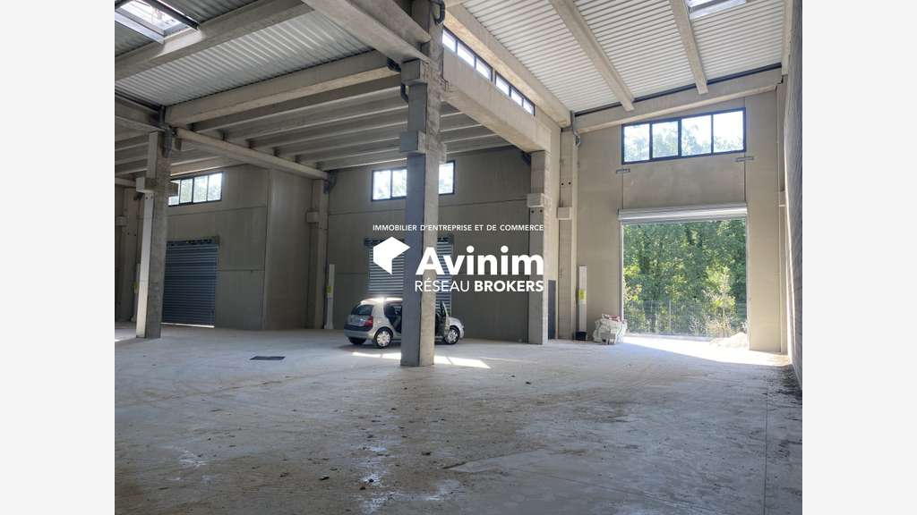 A louer local artisanal 150m² Canton de Fayence