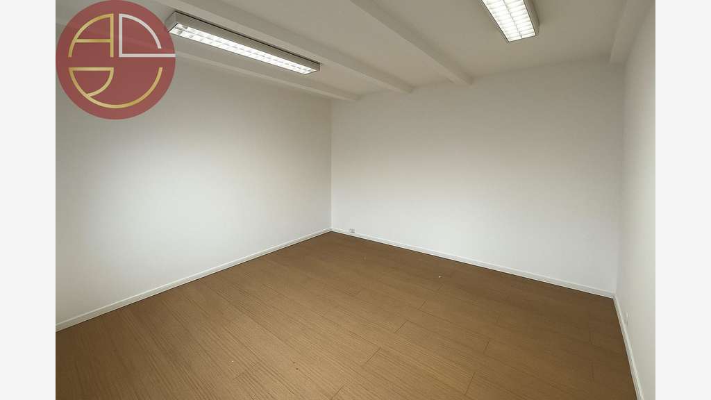 A louer entrepôt 1500m² à Fenouillet
