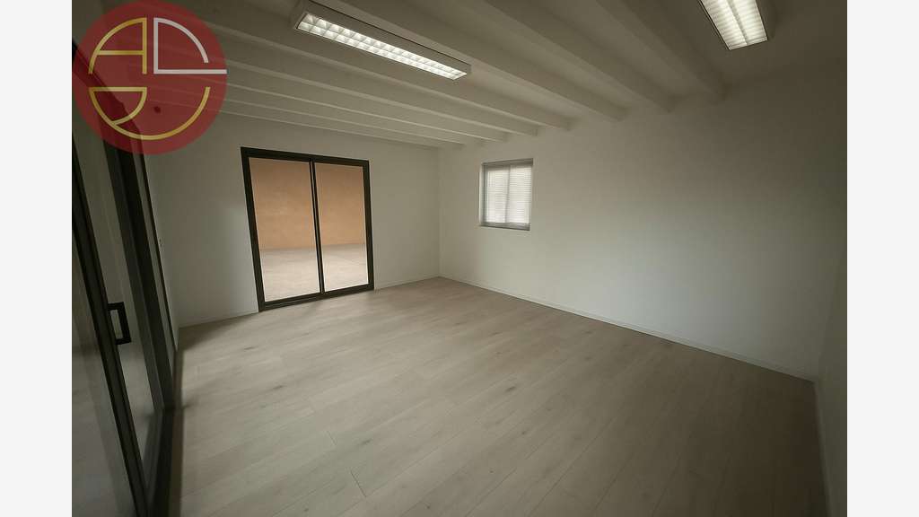A louer entrepôt 1500m² à Fenouillet