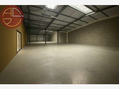 A louer entrepôt 1500m² à Fenouillet