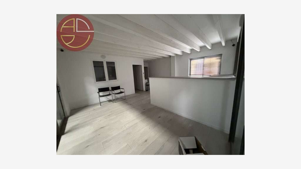 A louer entrepôt 1560m² à Fenouillet RN20