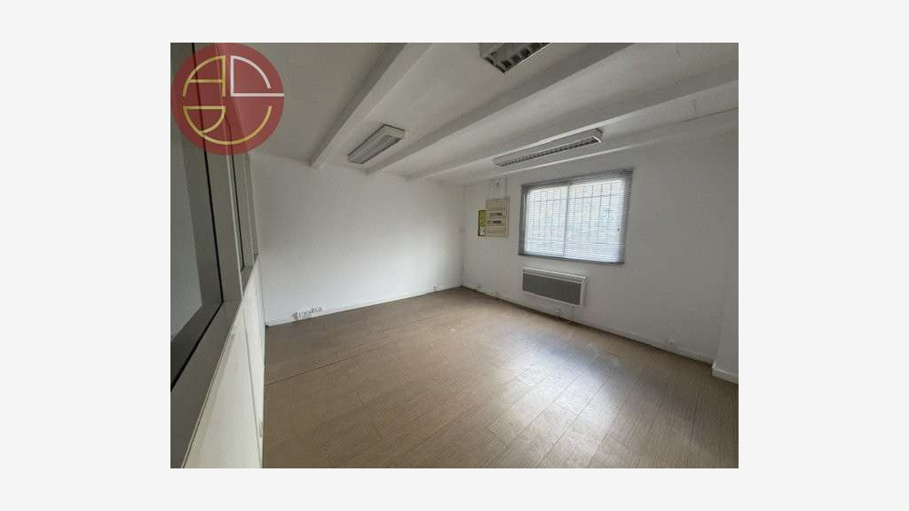 A louer entrepôt 1560m² à Fenouillet RN20