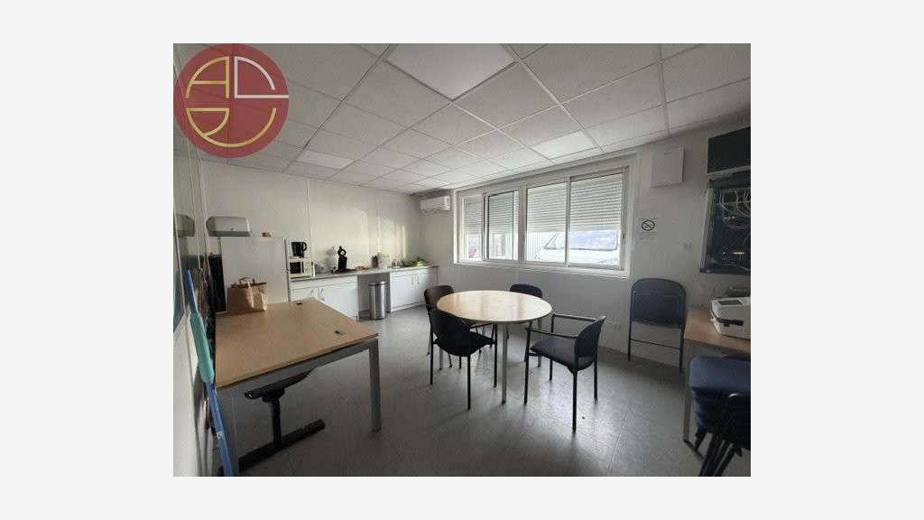 A louer entrepôt 1000m² à Fenouillet RN20