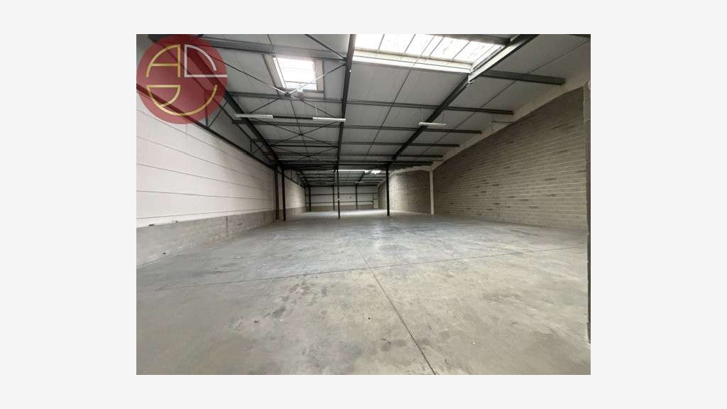 À louer entrepôt 720m² à Fenouillet proche RN20