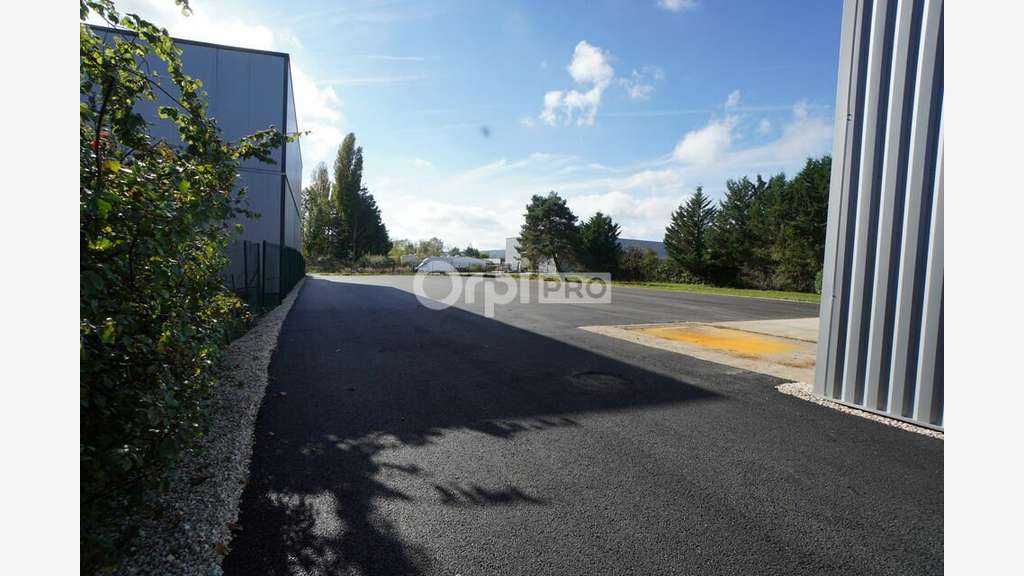 A louer local d'activité de 675m² à Dijon Sud