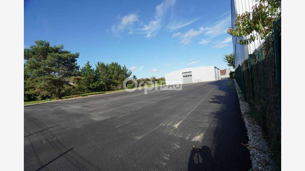 A louer local d'activité de 675m² à Dijon Sud