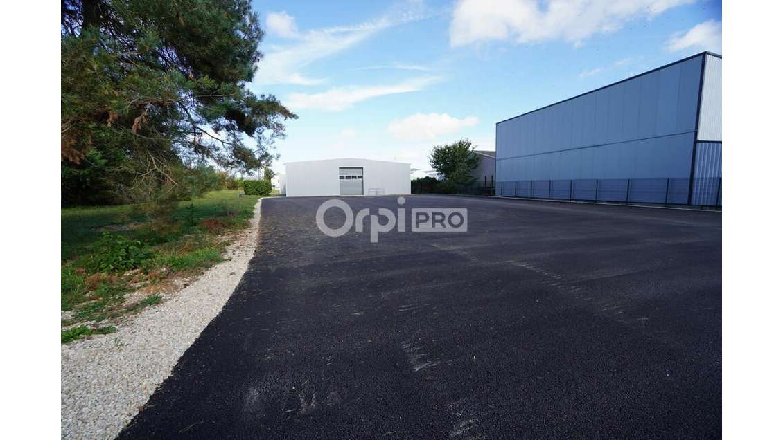 A louer local d'activité de 675m² à Dijon Sud