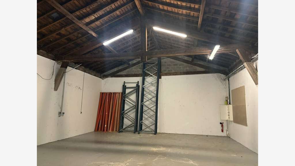 Cellules d'activités à louer à Fleurieu-sur-Saône