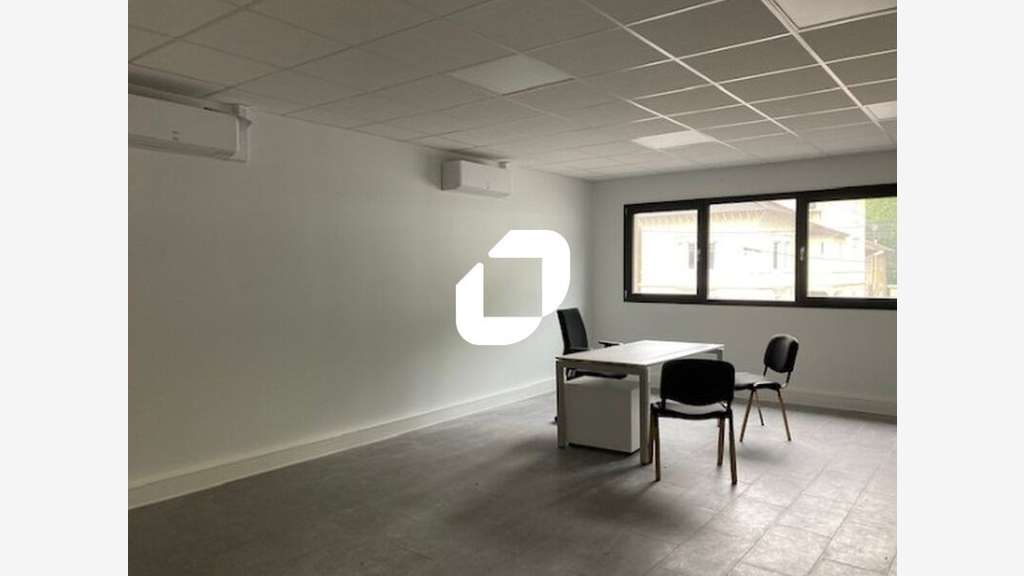 A louer Local d'activité 1728m² Fleurieu sur saone