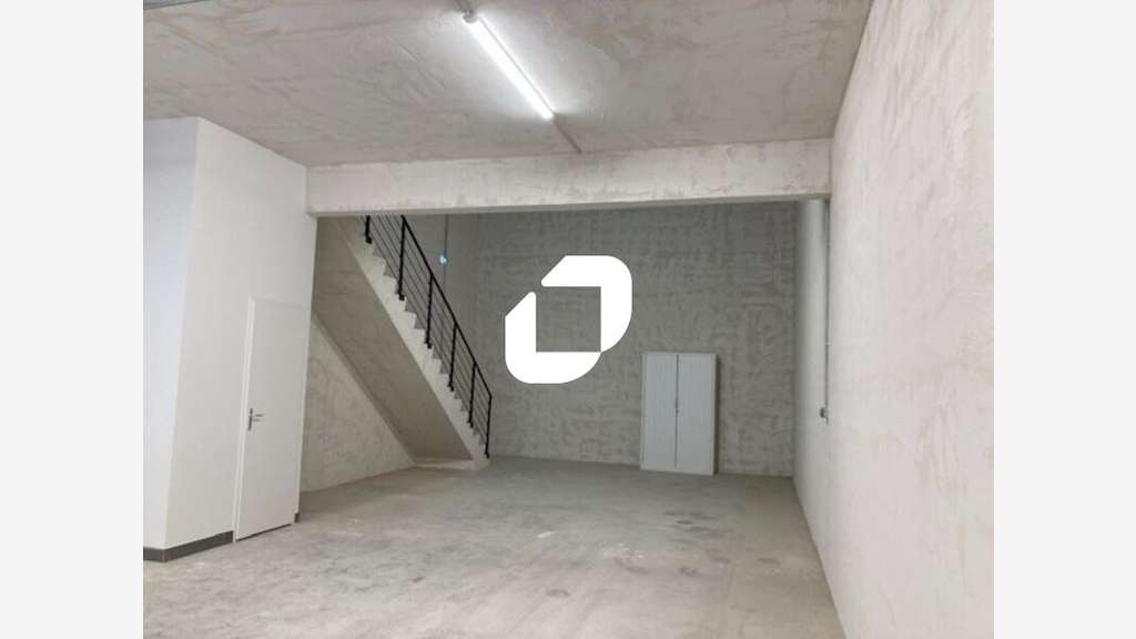 A louer Local d'activité 1728m² Fleurieu sur saone