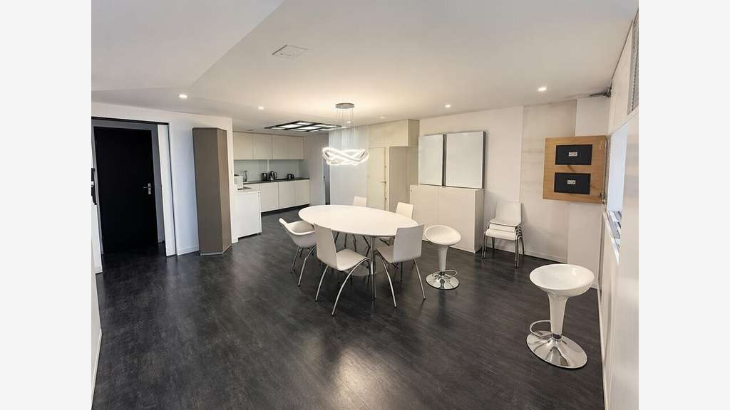 Entrepôt 287m² à louer à Floirac ZA des Mondault