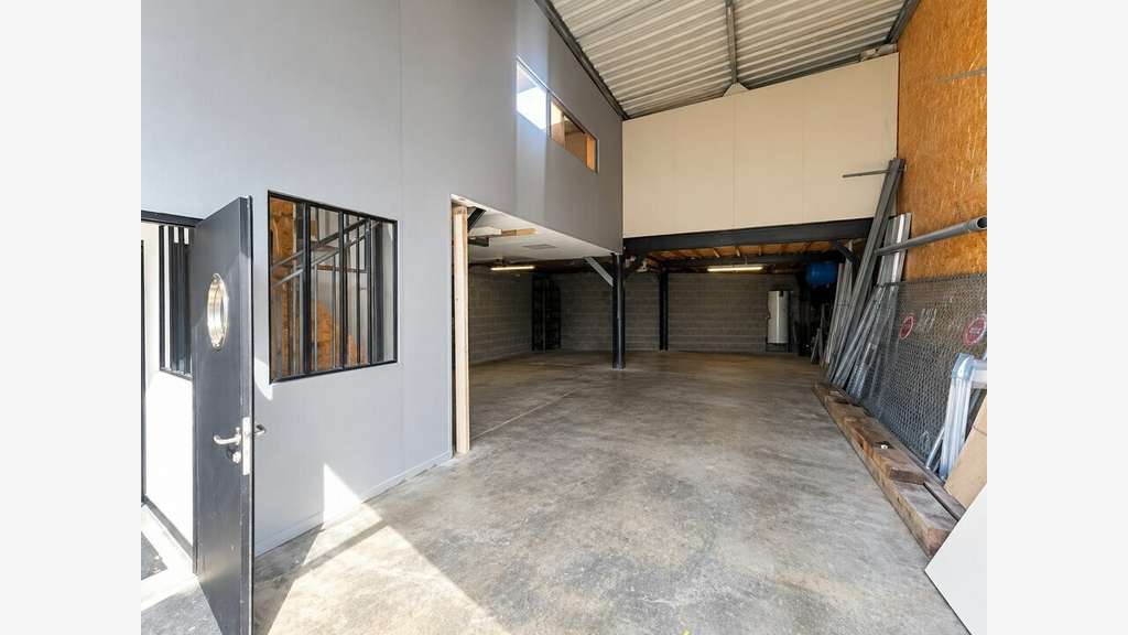 Entrepôt 287m² à louer à Floirac ZA des Mondault