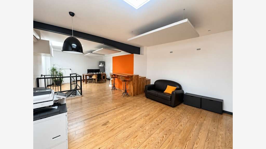 Entrepôt 287m² à louer à Floirac ZA des Mondault